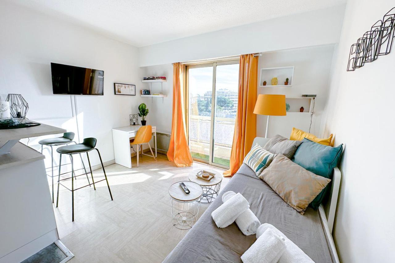 Guignon - Apart Sunny Comfort Close To The Port & Station Antibes Ngoại thất bức ảnh